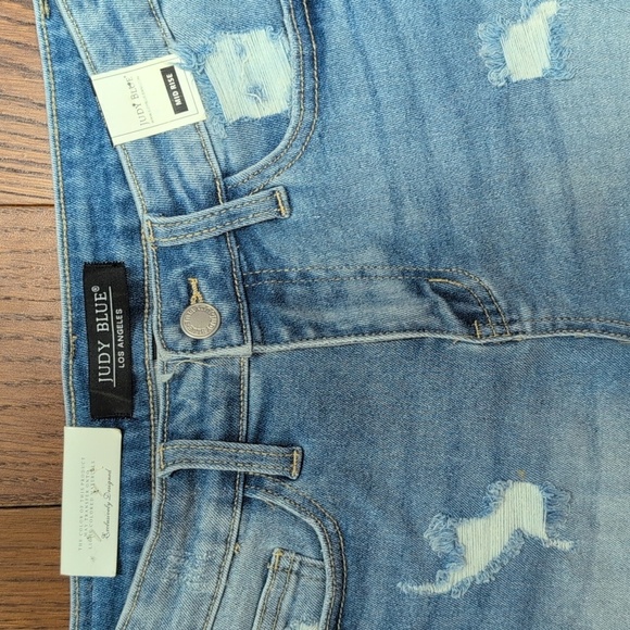 Judy Blue -  Mid Rise Denim Cut Off Shorts With Eyelet Detail - Picture 2 of 6